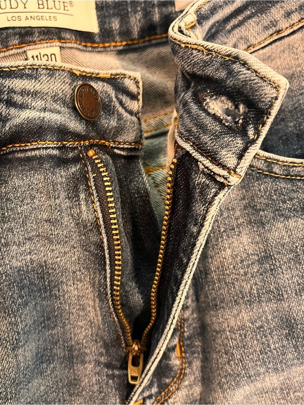 Judy Blue Size 11/30 Medium Wash Distressed Slim Fit Denim Jeans Stretchy Comfy - Picture 8 of 8